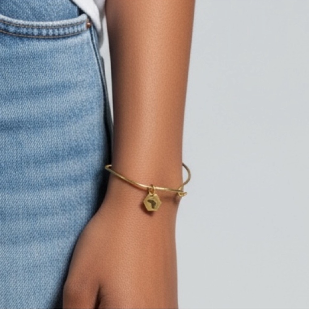 Elegant Gold Bracelet